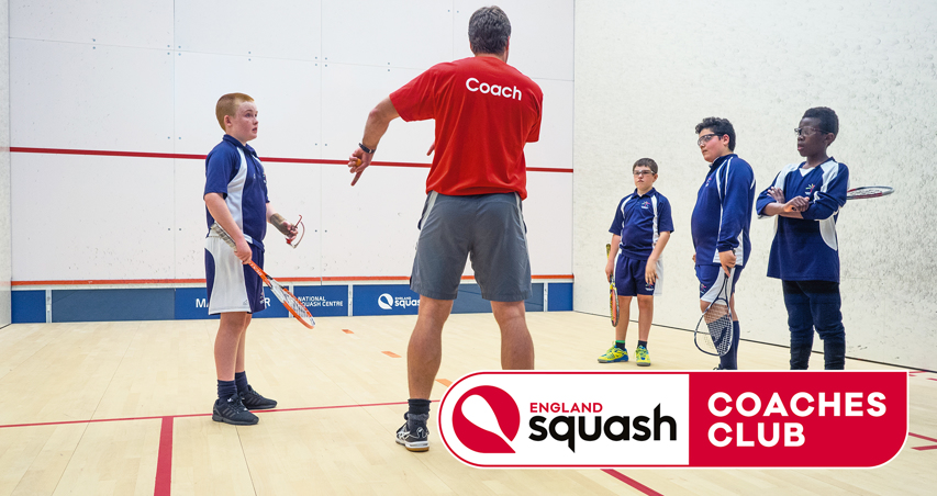 Coaching group sessions for young people on court